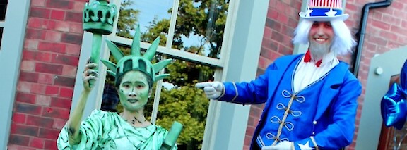 statue of liberty living statue hire uk