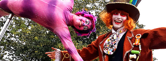 alice in wonderland themed entertainment