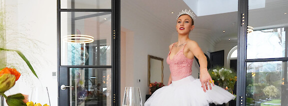 wind up clockwork ballerina show