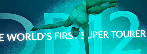 hire hand balancing acrobat uk