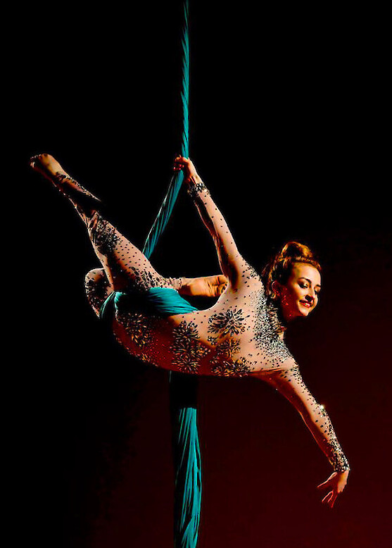 hire greatest showman performers uk