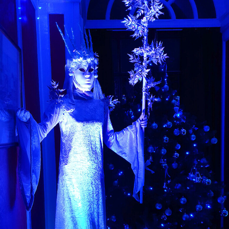 uk ice queen human statue hire